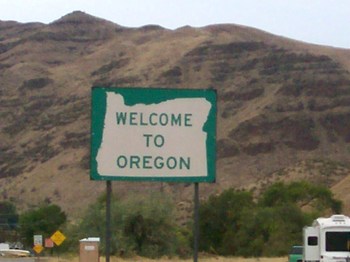 Oregon_welcome_sign